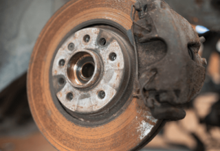 ÔTÔ BỊ GỈ SÉT - DẤU HIỆU KHIẾN NHIỀU CHỦ XE LO LẮNG