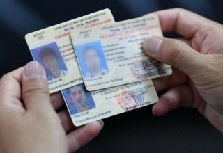 Từ năm 2023, chủ phương tiện chưa đổi giấy phép lái xe giấy sang thẻ PET có bị phạt không?