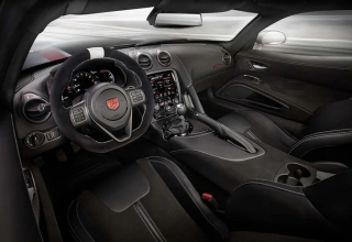 Alcantara là gì và tại sao được dùng phổ biến trên ô tô?