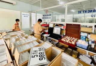 Những trường hợp nào bị thu hồi chứng nhận đăng ký, biển số xe từ hôm nay?