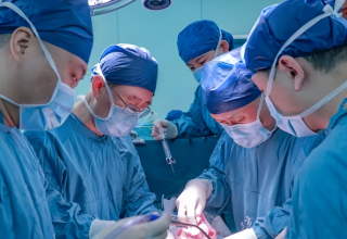 TRUNG QUỐC GHÉP THÀNH CÔNG GAN LỢN CHO NGƯỜI CHẾT NÃO