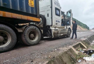 XE HỎNG BAN ĐÊM TRÊN ĐƯỜNG CAO TỐC, PHẢI LÀM GÌ?